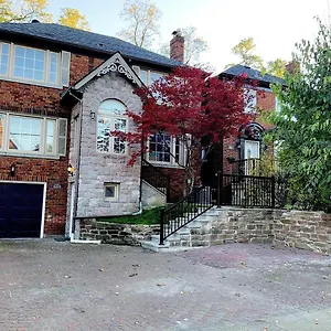 https://leaside-garden-guesthouse.hotelstorontoontario.org