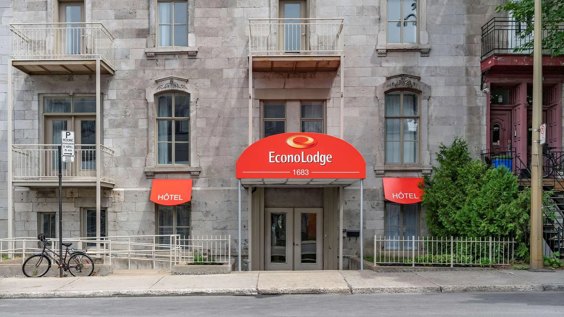 Econo Lodge Montréal 2*,  Canadá