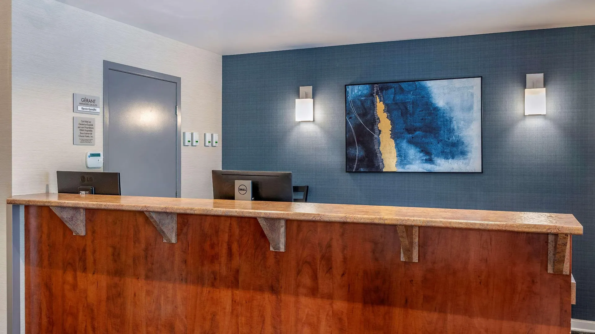 Econo Lodge Montréal 2*,  Canadá