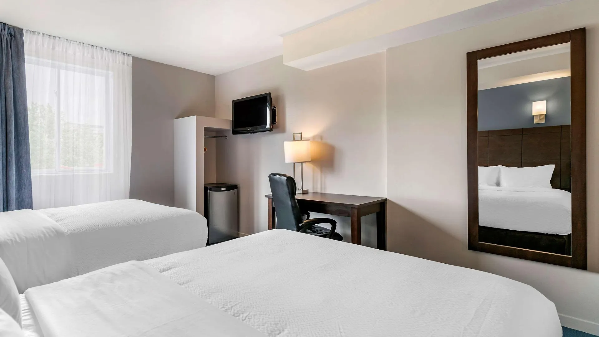 Econo Lodge Montréal 2*,