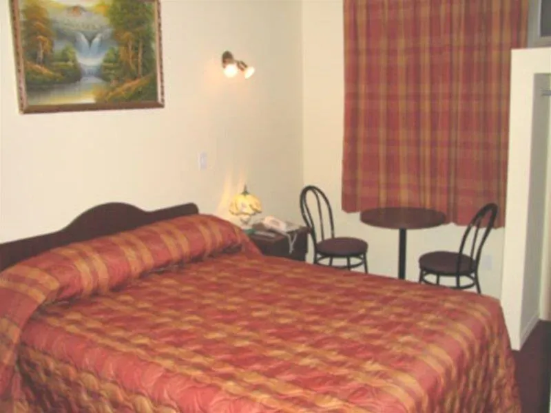 Econo Lodge Montréal 2*,  Canadá